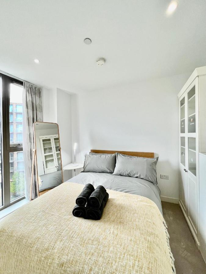 Luxury 2 Bedroom 2 Bathroom Apartment - London City Airport Exterior photo