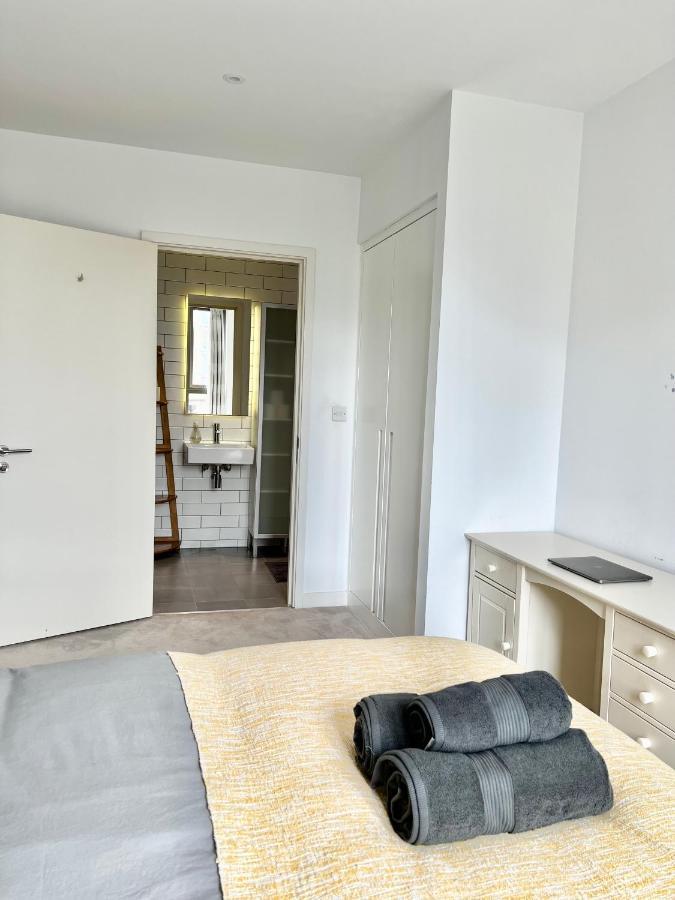 Luxury 2 Bedroom 2 Bathroom Apartment - London City Airport Exterior photo