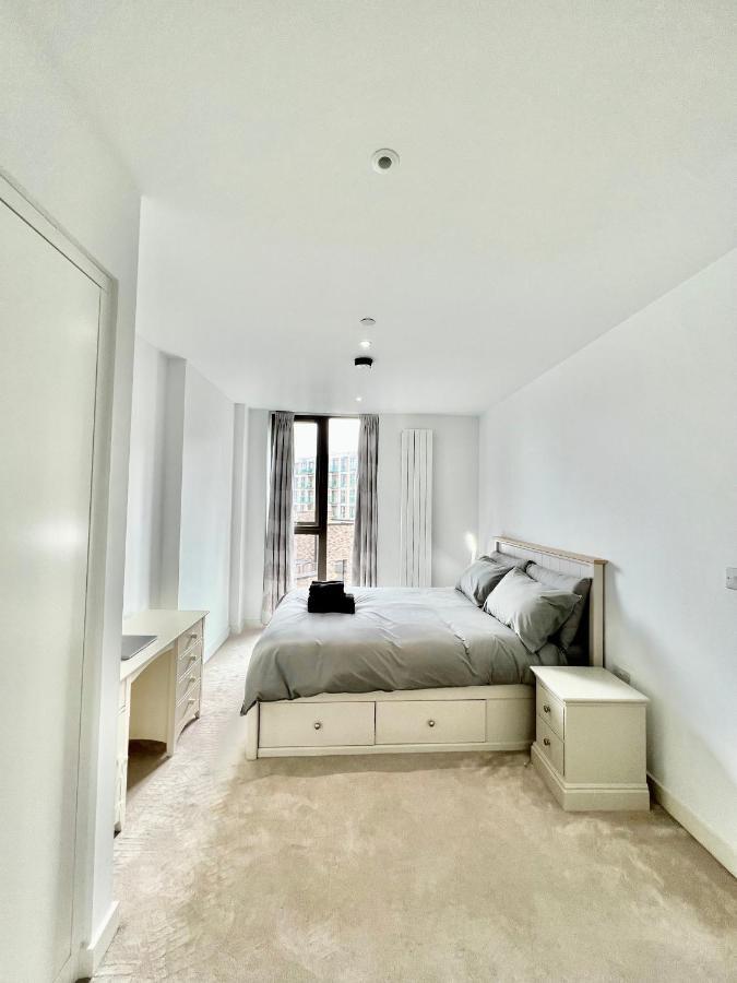 Luxury 2 Bedroom 2 Bathroom Apartment - London City Airport Exterior photo