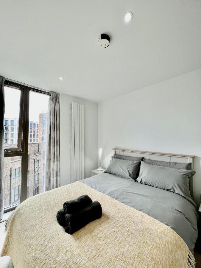 Luxury 2 Bedroom 2 Bathroom Apartment - London City Airport Exterior photo
