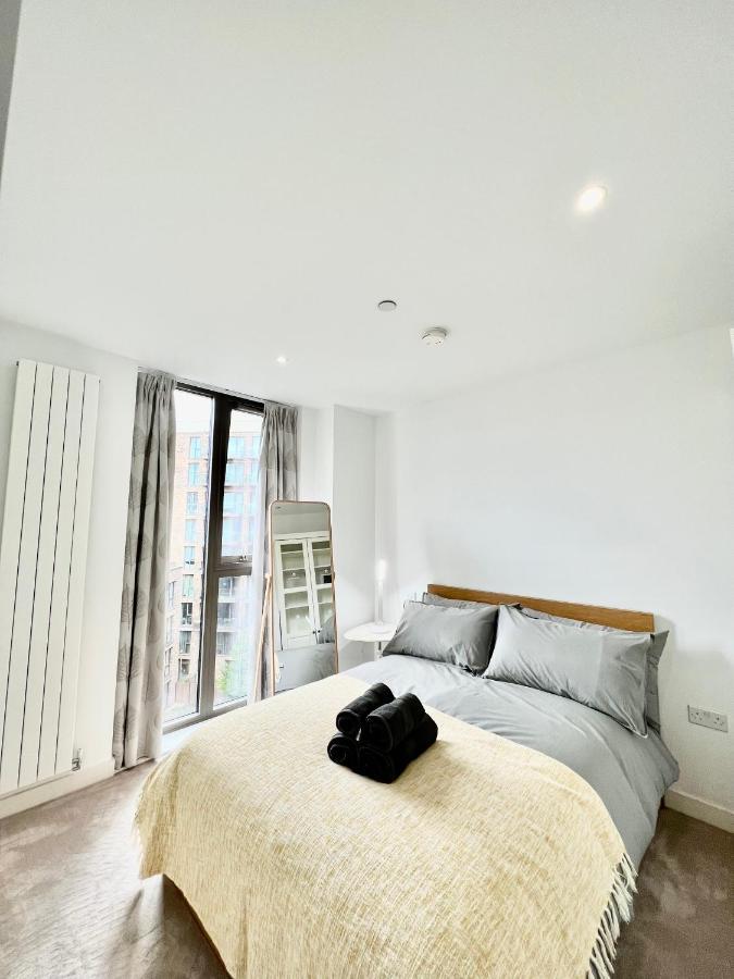 Luxury 2 Bedroom 2 Bathroom Apartment - London City Airport Exterior photo