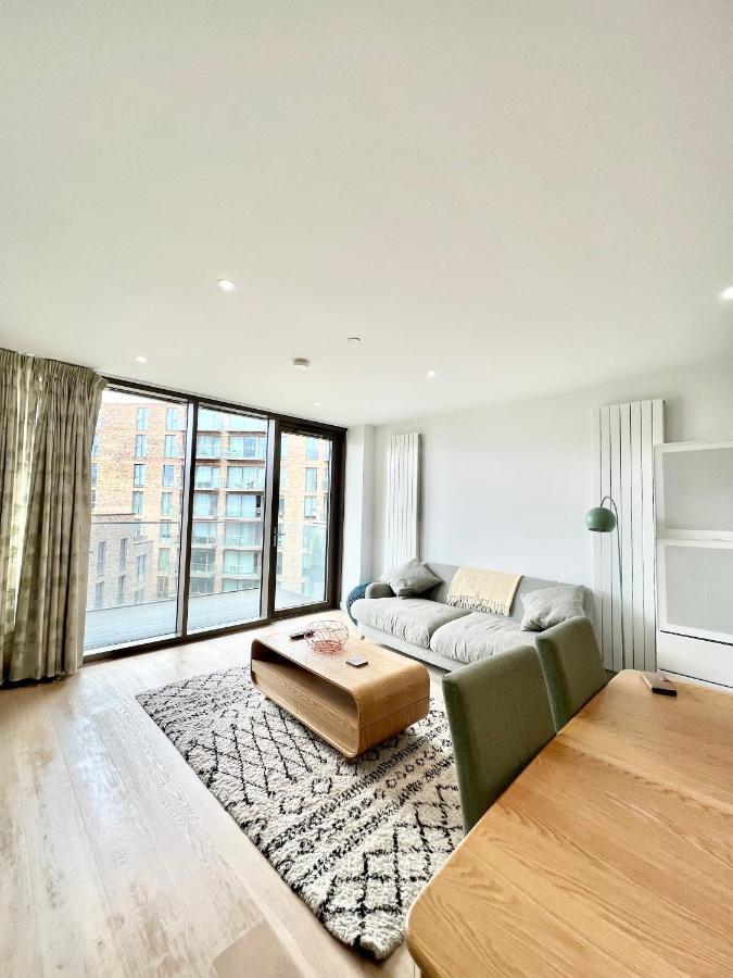 Luxury 2 Bedroom 2 Bathroom Apartment - London City Airport Exterior photo
