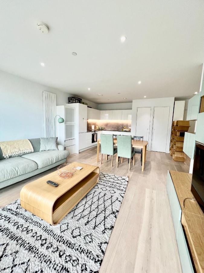 Luxury 2 Bedroom 2 Bathroom Apartment - London City Airport Exterior photo